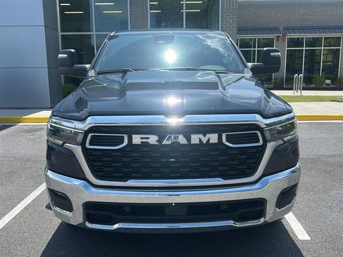 Used 2025 RAM 1500 Big Horn AWD/4WD image 2