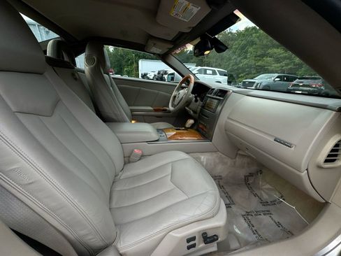Used 2004 Cadillac XLR RWD image 28