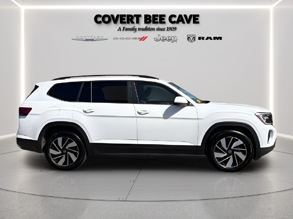 Used 2024 Volkswagen Atlas SE w/ Panoramic Sunroof Package FWD image 15