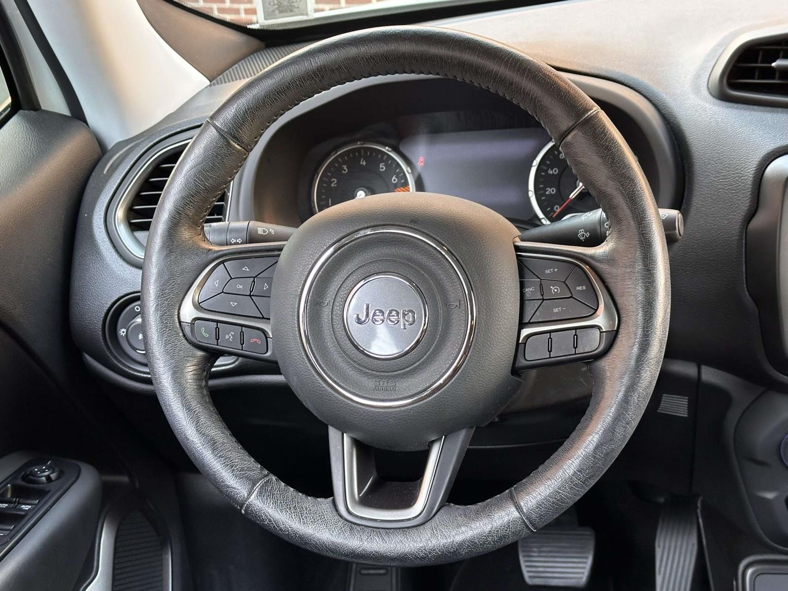 Used 2020 Jeep Renegade Limited AWD/4WD image 19