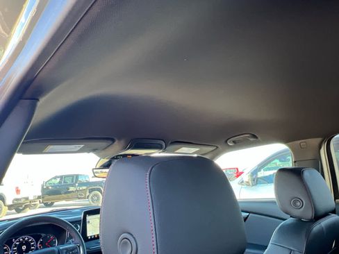 Used 2025 Chevrolet Blazer RS w/ Driver Confidence II Package image 42