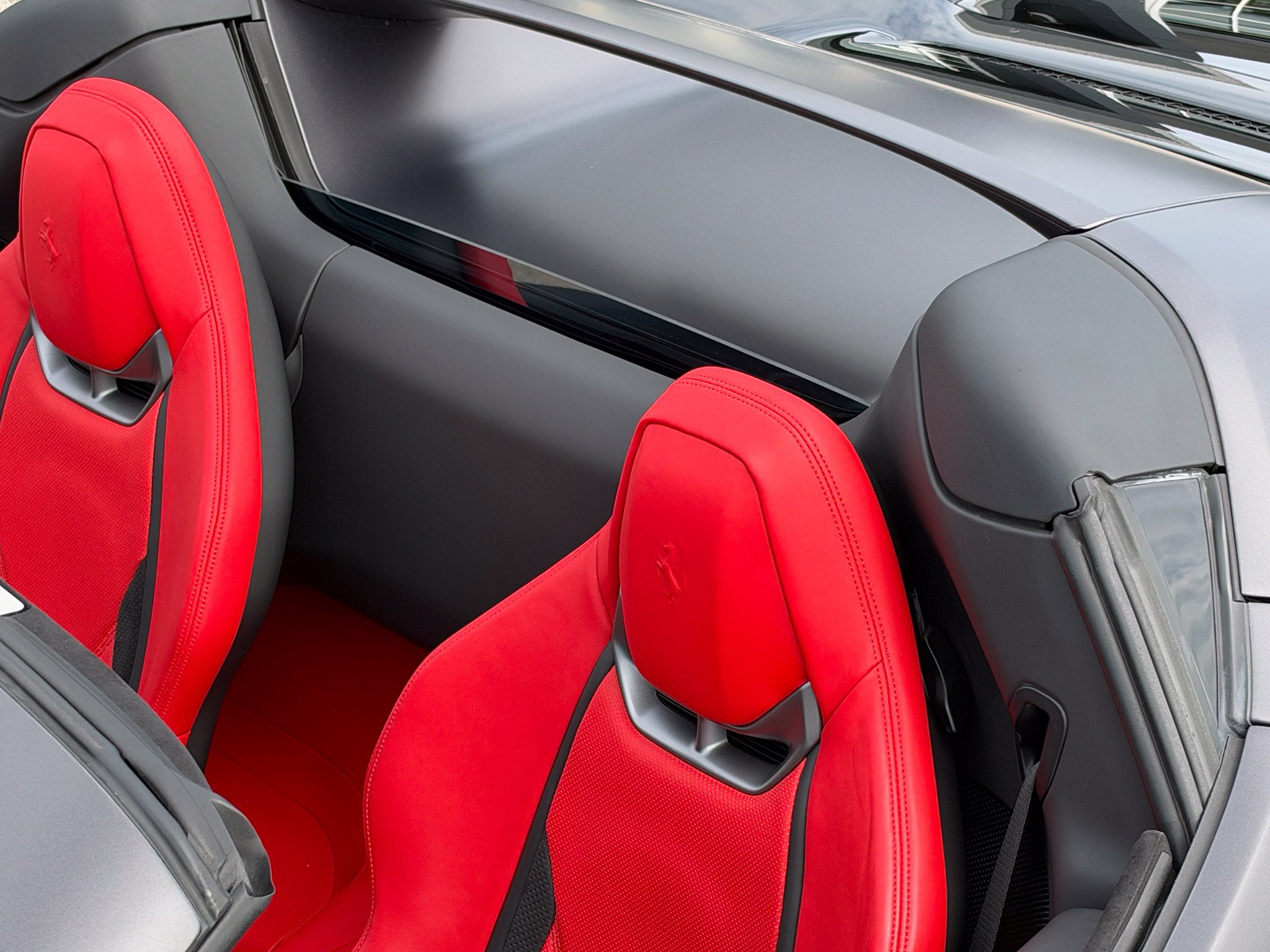 Used 2023 Ferrari 296 GTS RWD image 27