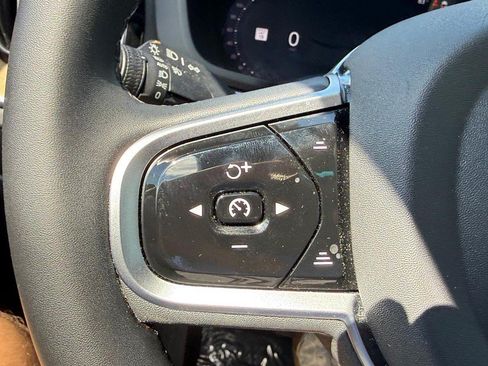 Used 2026 Volvo XC60 B5 Plus AWD/4WD image 19
