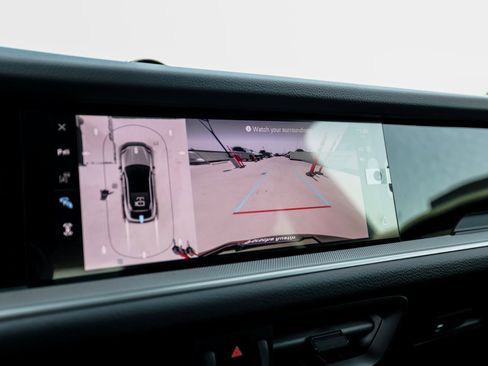 Certified 2025 Porsche Cayenne Coupe image 19