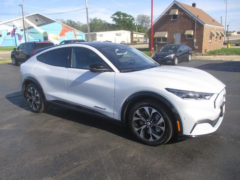 Used 2022 Ford Mustang Mach-E Premium image 10