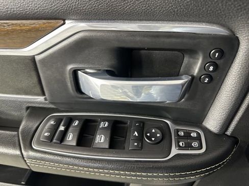 Used 2024 RAM 3500 Laramie w/ Towing Technology Group image 19