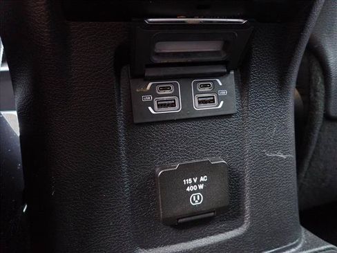 Used 2022 Jeep Gladiator Rubicon w/ Cold Weather Group AWD/4WD image 10
