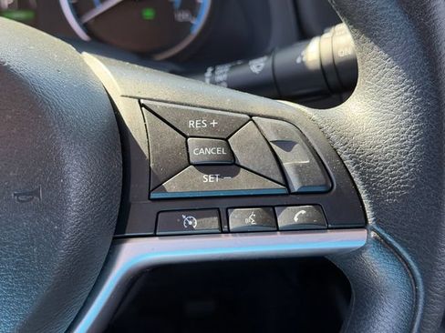 Certified 2025 Nissan Leaf S FWD image 16