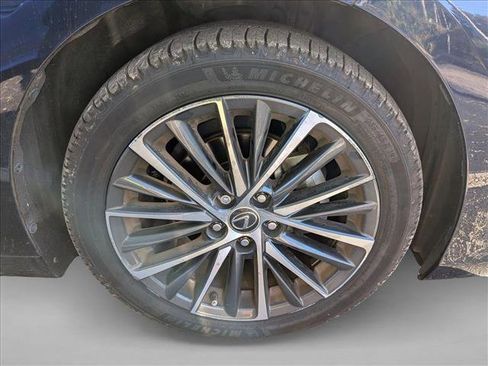 Used 2022 Lexus ES 350 w/ Premium Package image 3