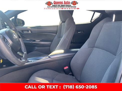 Used 2019 Toyota C-HR LE FWD image 10
