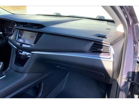 Used 2018 Cadillac XT5 Luxury w/ Driver Awareness Package image 14