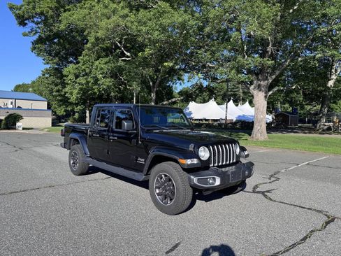 Used 2022 Jeep Gladiator Overland w/ Popular Equipment Package AWD/4WD image 8