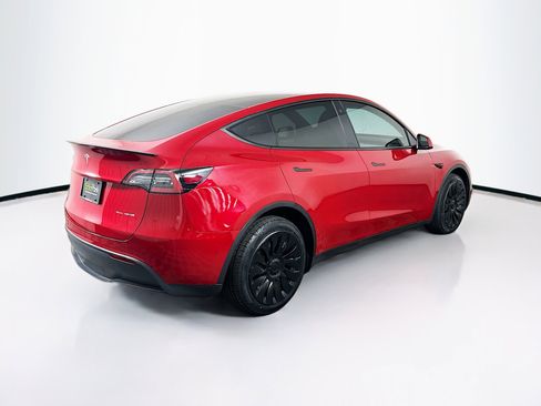 Used 2022 Tesla Model Y Long Range image 9
