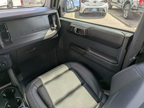 Used 2025 Ford Bronco Badlands AWD/4WD image 16