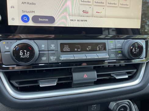 Used 2026 Toyota Grand Highlander XLE image 12