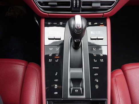 Used 2024 Porsche Macan GTS image 60