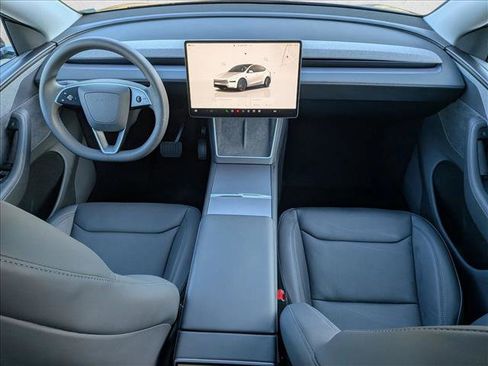 Used 2026 Tesla Model Y Long Range AWD/4WD image 17