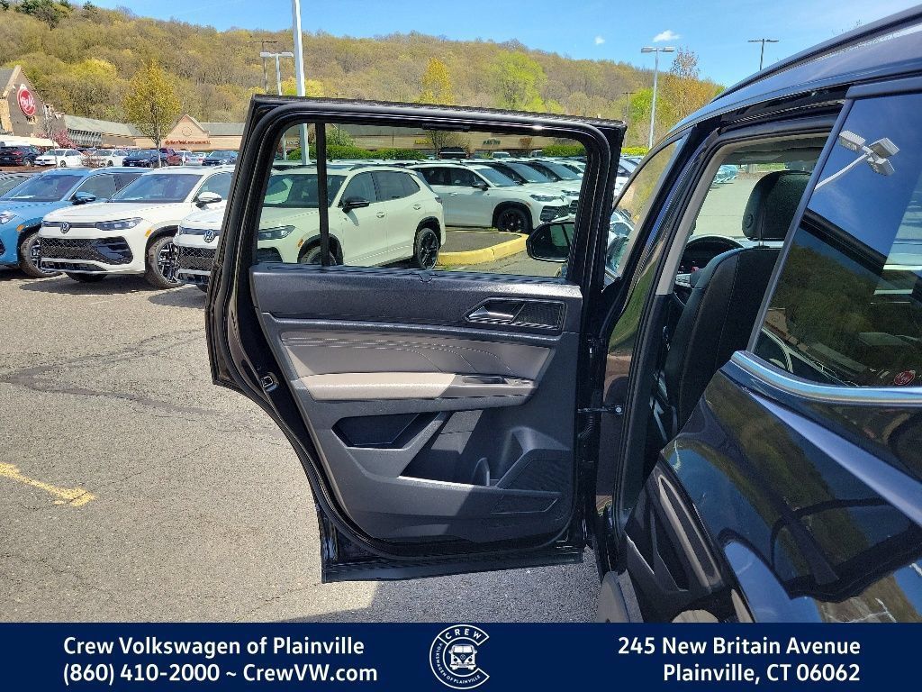 Certified 2022 Volkswagen Atlas SE w/ Panoramic Sunroof Package AWD/4WD image 49