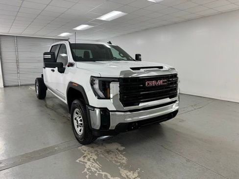 New 2026 GMC Sierra 3500 Pro w/ Convenience Package image 3