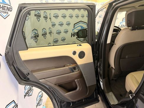 Used 2018 Land Rover Range Rover Sport HSE image 17