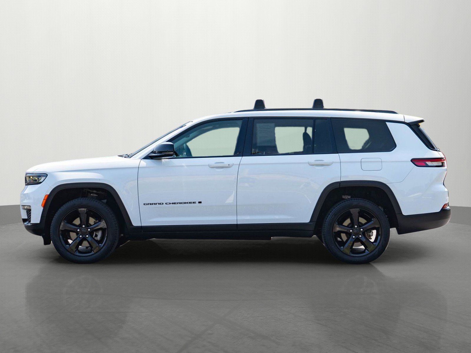 Used 2023 Jeep Grand Cherokee L Limited w/ Black Appearance Package AWD/4WD image 4