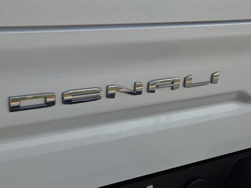 Used 2022 GMC Sierra 1500 Denali Ultimate image 16