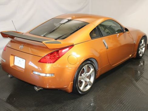 Used 2006 Nissan 350Z Touring w/ (N93) Cargo Convenience Pkg RWD image 4