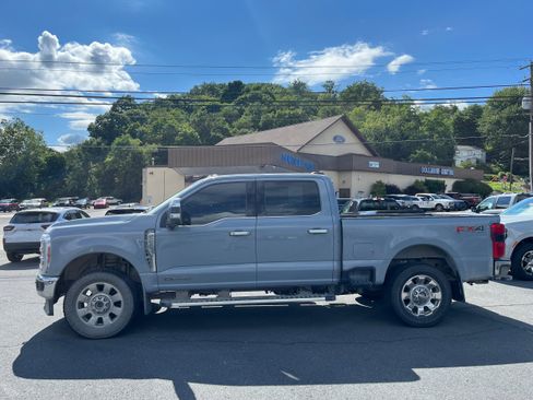 Used 2025 Ford F250 Lariat w/ Chrome Package AWD/4WD image 7