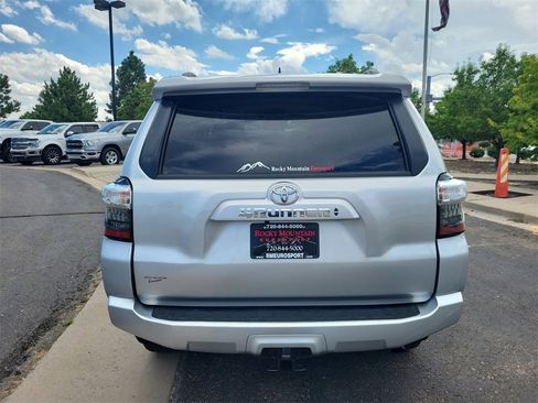 Used 2024 Toyota 4Runner SR5 image 6