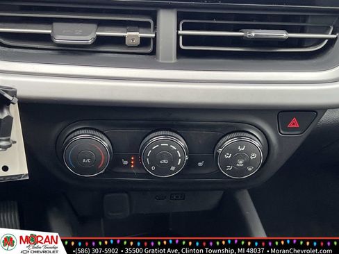 Certified 2024 Chevrolet Trax RS w/ Driver Confidence Package image 21