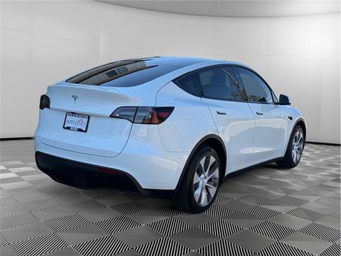 Used 2023 Tesla Model Y Long Range AWD/4WD image 5