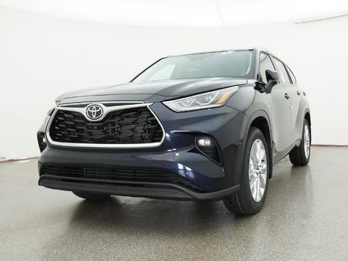 New 2026 Toyota Highlander Limited AWD/4WD image 7