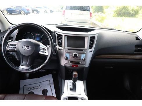 Used 2013 Subaru Outback 3.6R Limited w/ Special Appearance Pkg AWD/4WD image 10