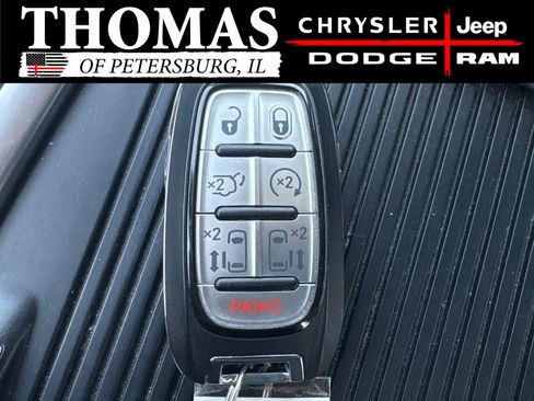 Used 2020 Chrysler Pacifica Touring-L Plus w/ Tire & Wheel Group FWD image 30