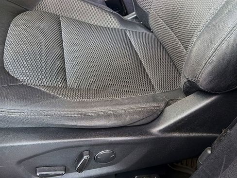 Used 2017 Ford Explorer XLT w/ Equipment Group 201A image 21