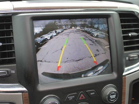 Used 2017 RAM 1500 Laramie w/ Convenience Group AWD/4WD image 16