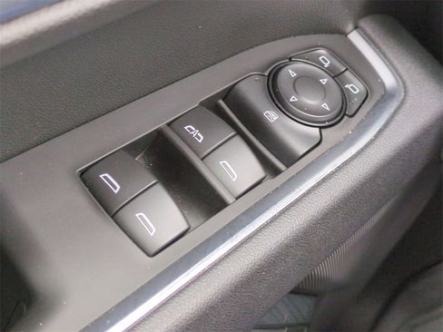 Used 2025 GMC Sierra 1500 Elevation image 24