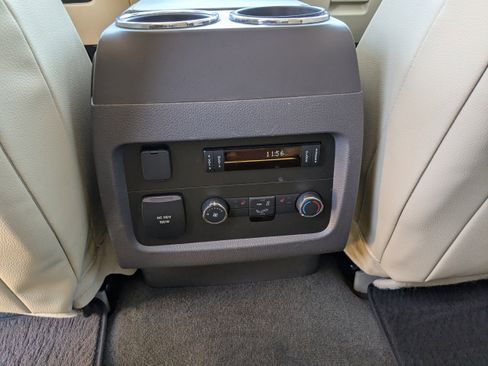 Used 2017 Lincoln Navigator Reserve image 16