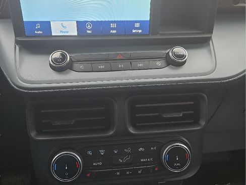 Used 2024 Ford Maverick Lariat AWD/4WD image 13