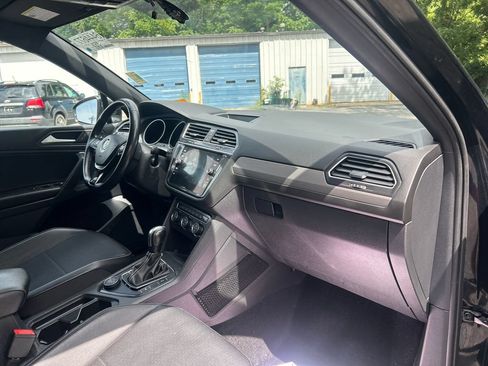 Used 2021 Volkswagen Tiguan SE AWD/4WD image 18