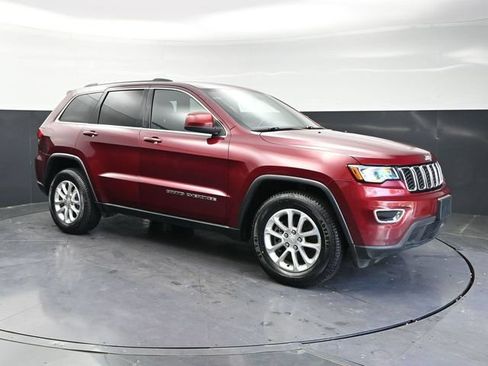 Used 2021 Jeep Grand Cherokee Laredo RWD image 3