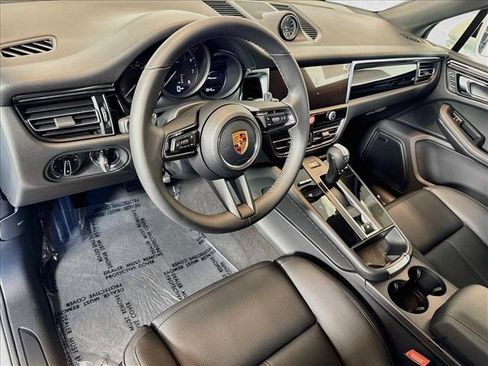 New 2026 Porsche Macan AWD/4WD image 4