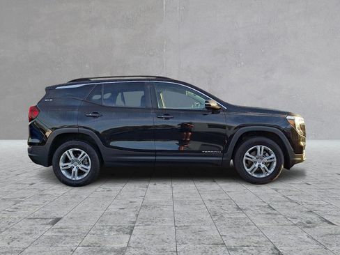 Certified 2023 GMC Terrain SLE w/ Driver Convenience Package AWD/4WD image 4