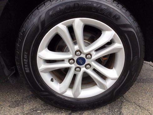 Used 2019 Ford Edge SEL w/ Equipment Group 201A AWD/4WD image 41