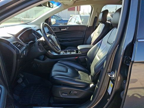 Used 2019 Ford Edge Titanium image 14