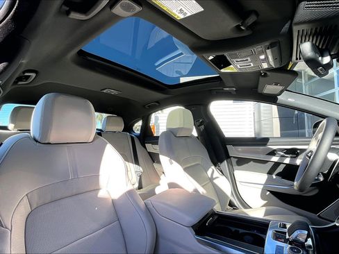 Used 2024 Jaguar XF R-Dynamic SE image 21