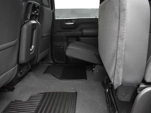 Used 2024 Chevrolet Silverado 2500 Custom w/ Custom Value Package image 16