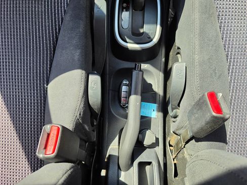 Used 2012 Nissan Versa Hatchback w/ SL Navigation Pkg FWD image 41