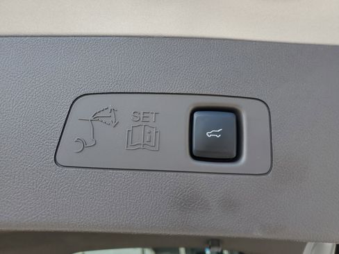 Certified 2023 Lincoln Corsair Standard image 9