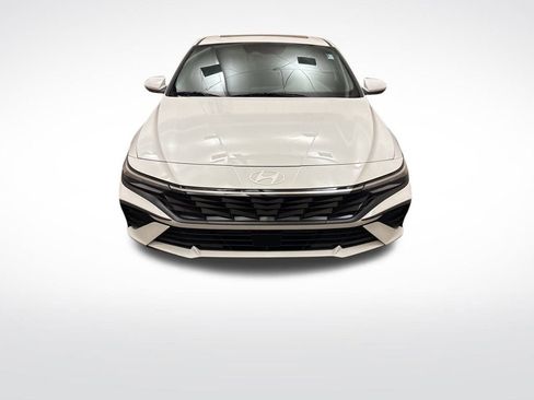 Used 2024 Hyundai Elantra SEL w/ Convenience Package image 2